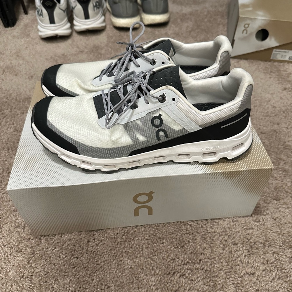 On Cloud Cloud Vista Running Shoes